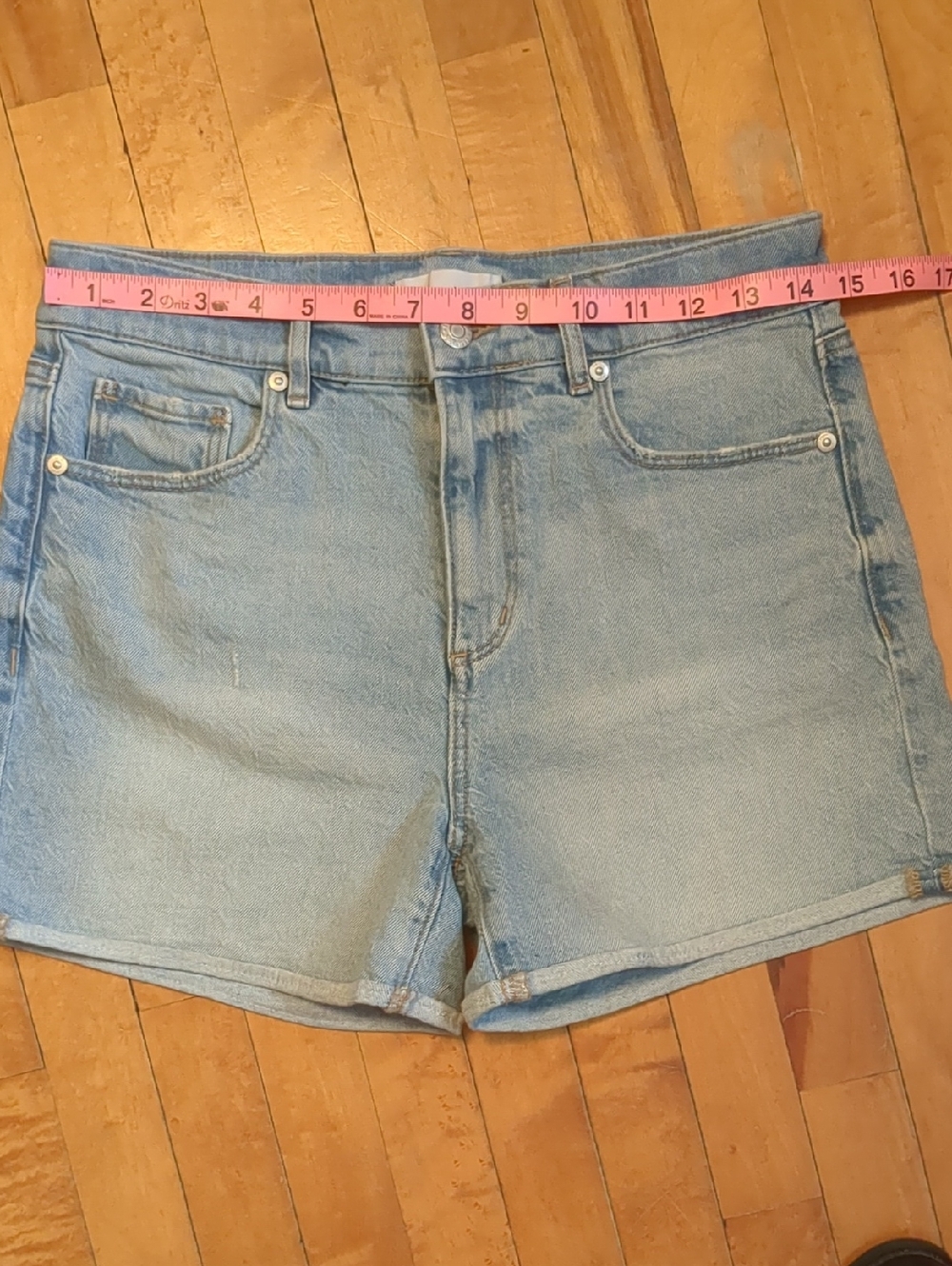 Loft Roll Cuff Light Wash Jean Shorts Size 2 - Picture 9 of 14